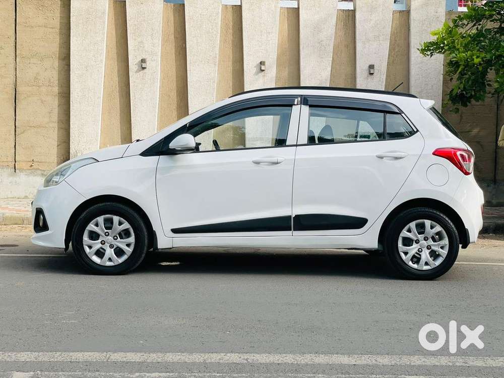 Hyundai Grand I10 2015 Diesel 80000 Km Driven