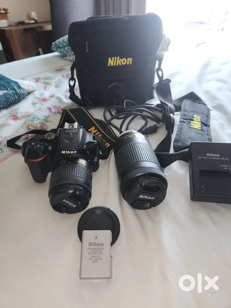 Nikon D5600 DSLR camera with SB700 Flash