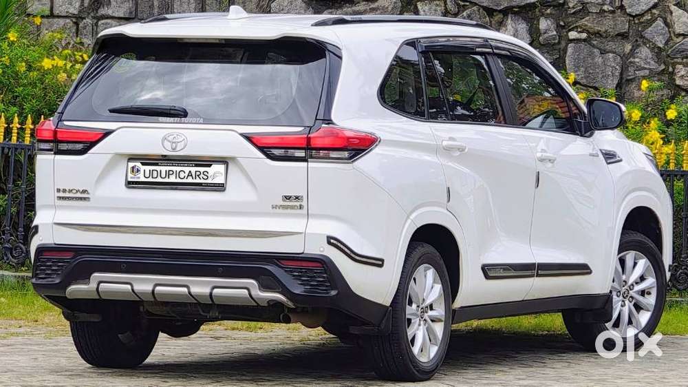 Toyota Innova Hycross 2.0 Vx Hybrid 8 Str, 2023, Petrol
