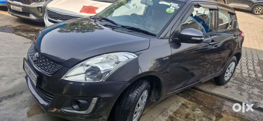 Maruti Suzuki Swift Vxi 1.2 Abs Bs-iv, 2015, Petrol