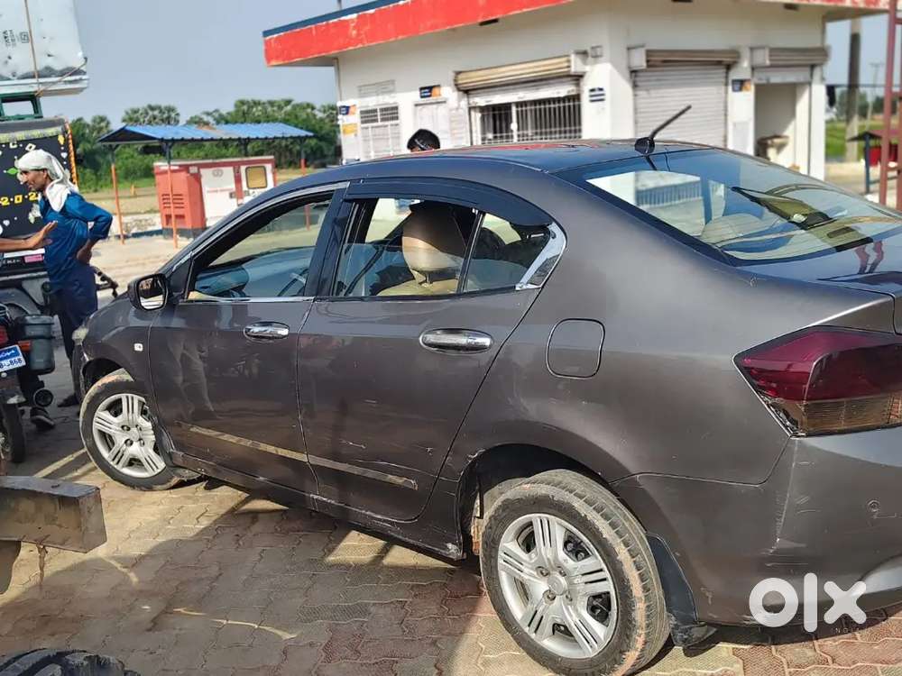 Honda City 2011 Cng & Hybrids 100000 Km Driven
