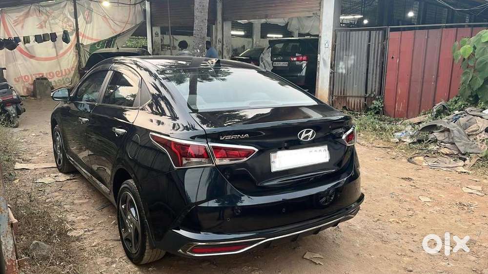 Hyundai Petrol Manual 2022