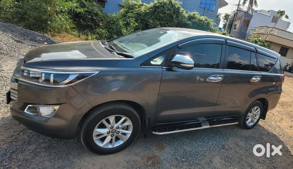 Toyota Innova Crysta 2.4 V 8 Str, 2017, Diesel