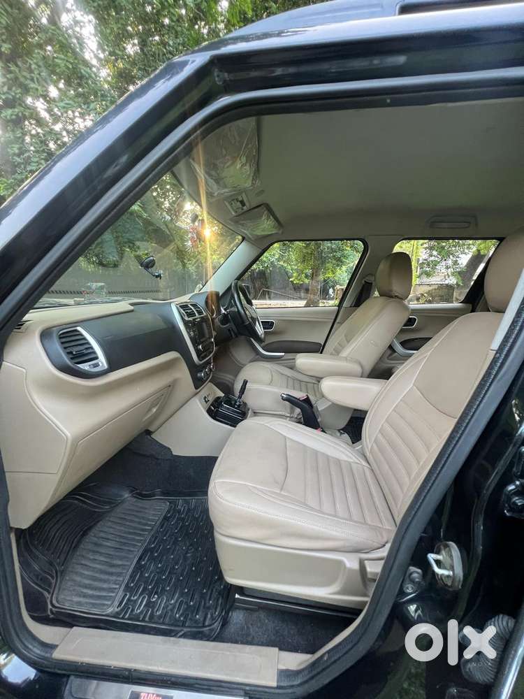 Mahindra Tuv 300 T8 Amt (automatic), 2017