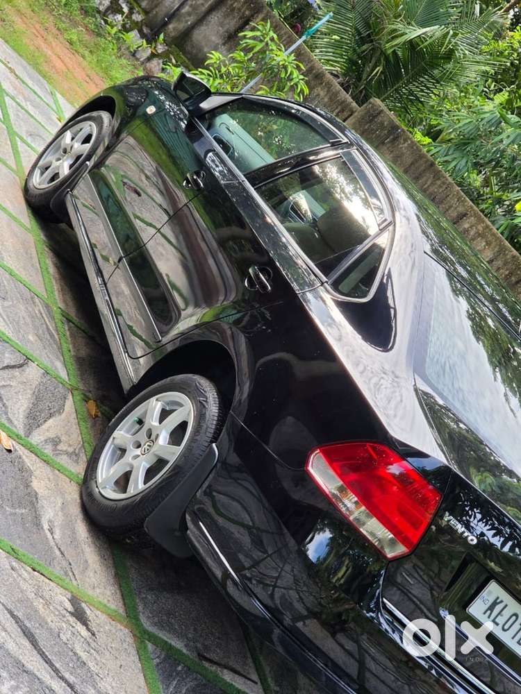 Volkswagen Vento Highline Petrol 65000 Km Single Owner2014 December
