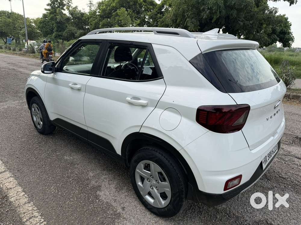 Hyundai Venue S (o) 1.2 Petrol Knight Edition, 2021, Petrol
