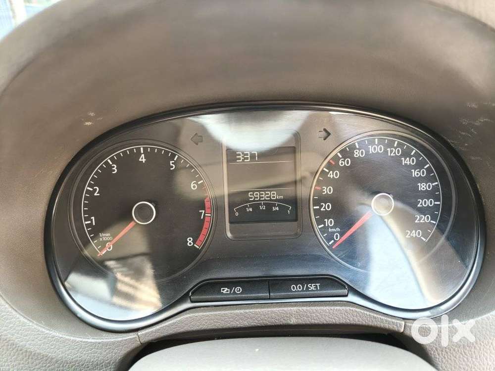 Volkswagen Vento 1.2 Highline Plus At 16 Alloy, 2015, Petrol