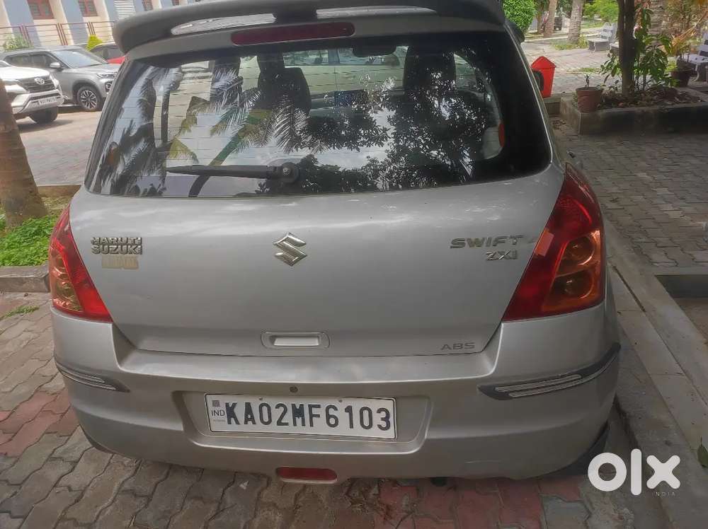 Swift 1.3 ZXI Petrol 2011