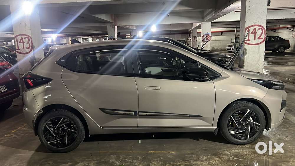 Tata Altroz Top End Model Loan Transfer Car