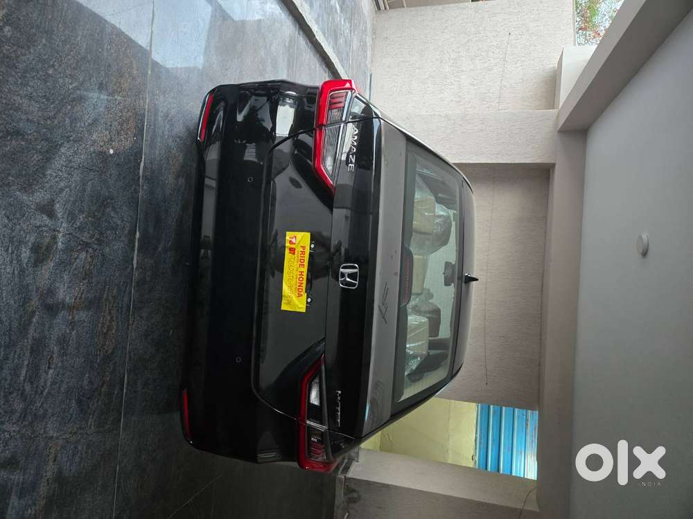 (a Little Negotiable, Not Too Much) Honda Amaze 3rd Gen Zx Cvt - Black