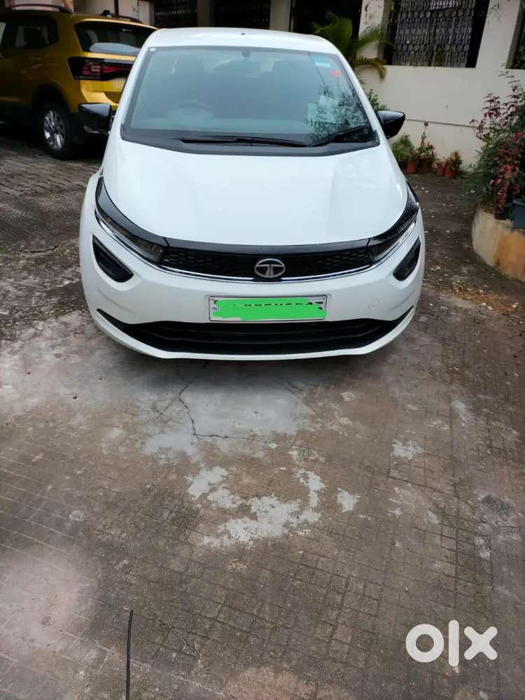 Tata Altroz Xe Petrol 2020 Nov