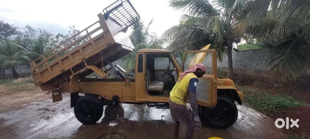 2nd Owner 2012 Ambassador And Mahindra Pickup Tipper