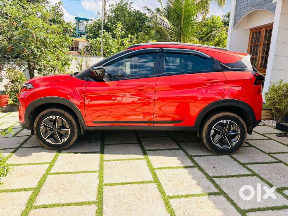 Tata Nexon Creative Plus 1.2 Revotron Petrol 6 Mt, 2023, Petrol