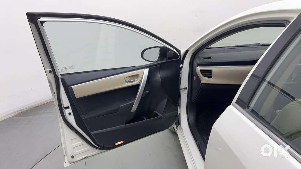 Toyota Corolla Altis 1.8 G, 2015, Petrol