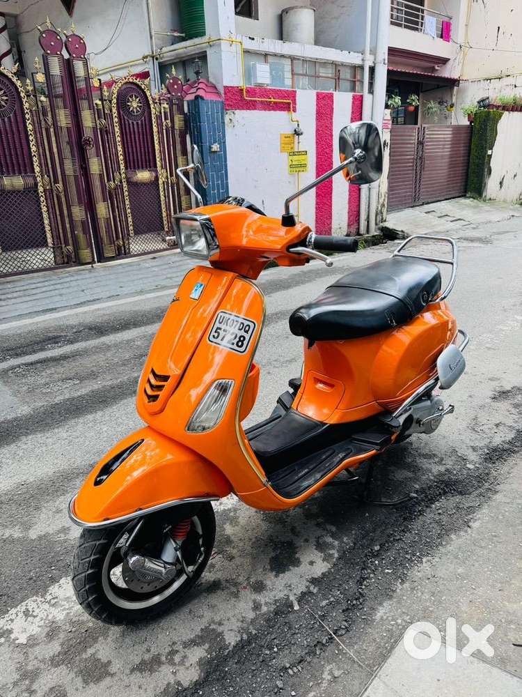Buy & Sell Second Hand Vespa Scooty in Krishna Nagar, Used