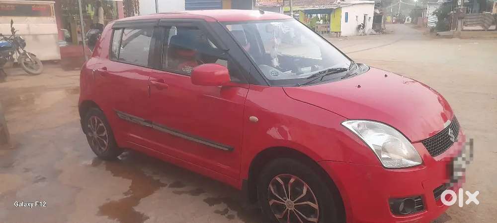Maruti Suzuki Swift 2010 Cng & Hybrids 125000 Km Driven