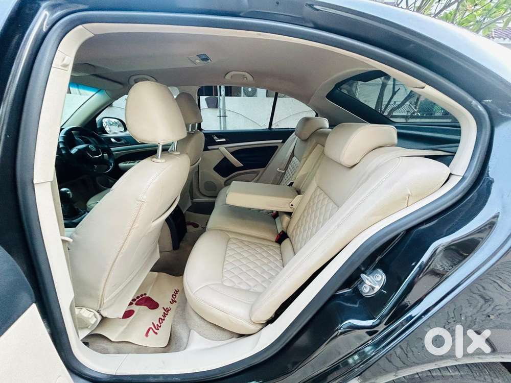 Skoda Laura Ambiente 2.0 Tdi Cr Manual, 2011, Diesel