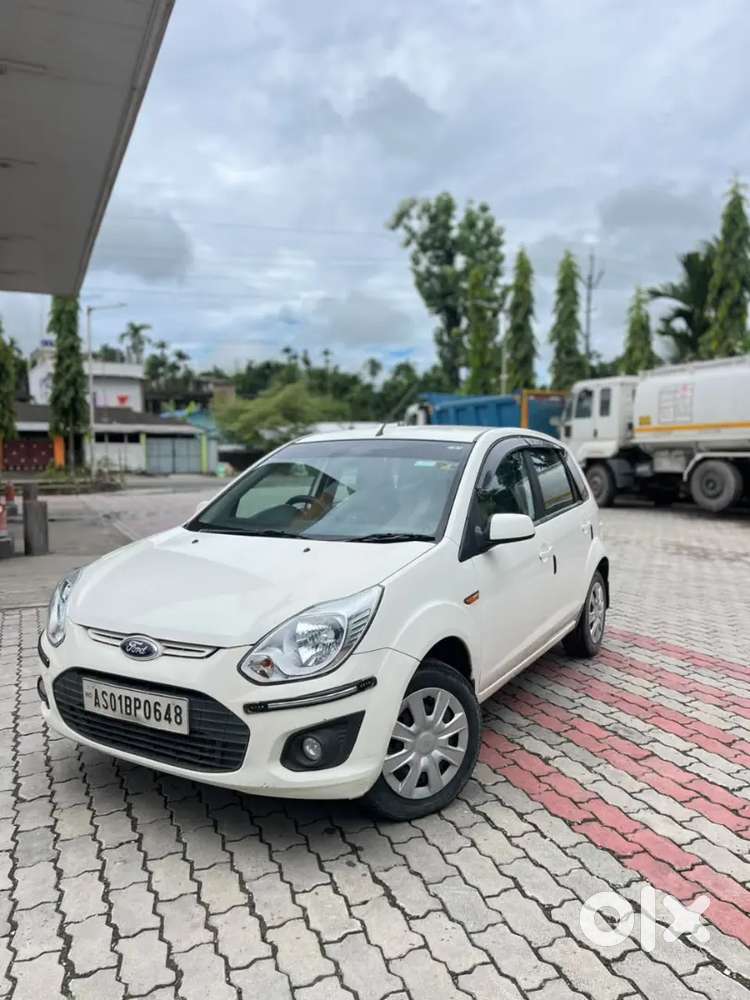 Ford Figo Petrol 2015