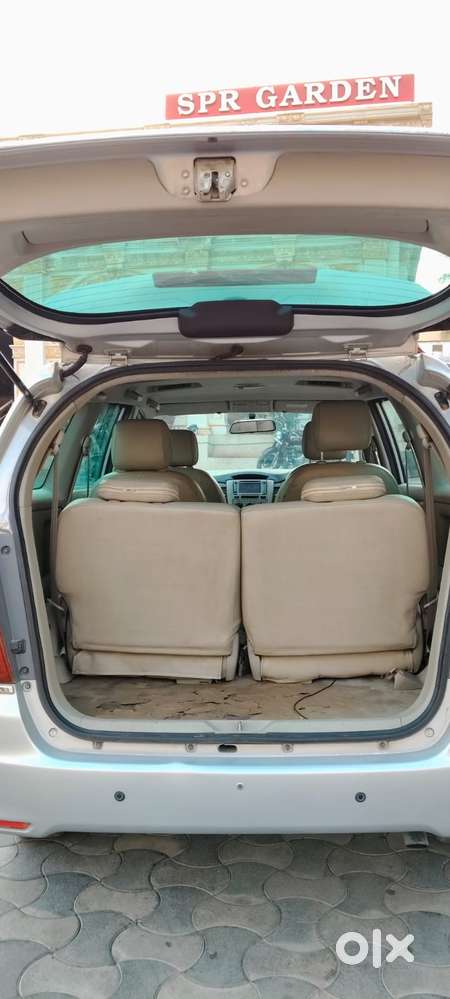Toyota Innova 2.5 G (diesel) 7 Seater Bs Iv, 2014, Diesel