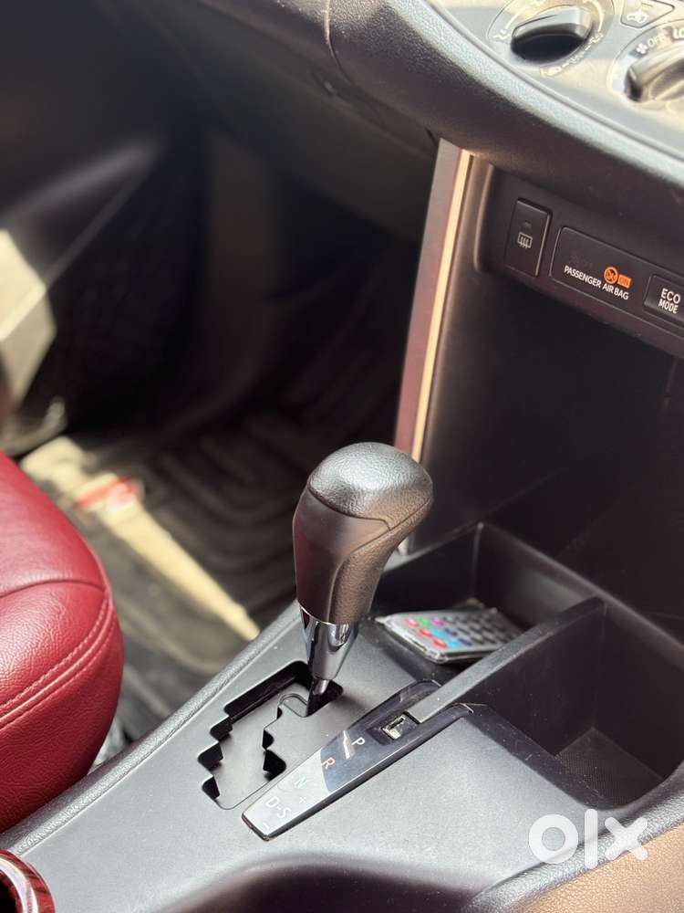 Toyota Innova Crysta 2.8 Gx At 8s, 2016, Diesel