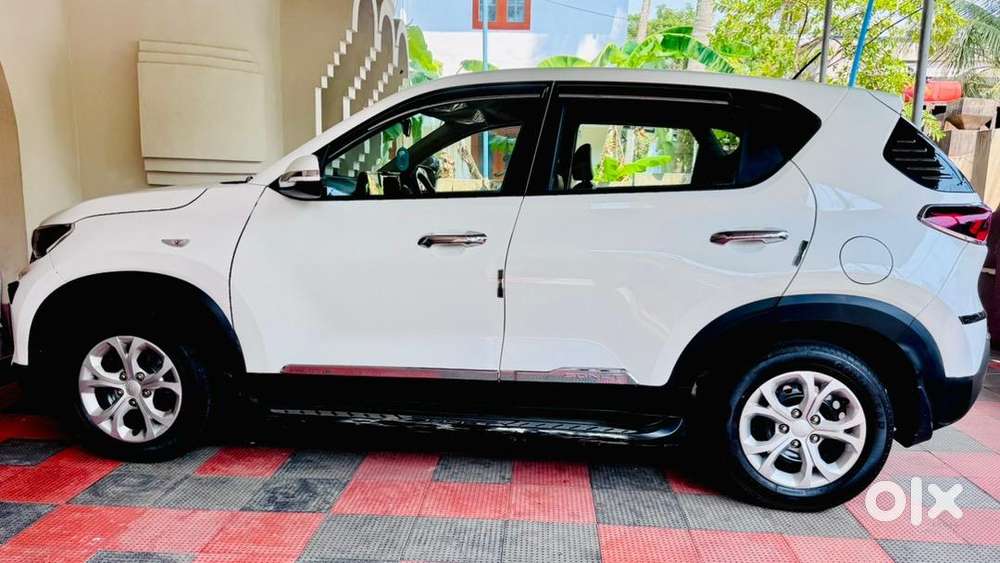 Kia Sonet 2023 Petrol Well Maintained