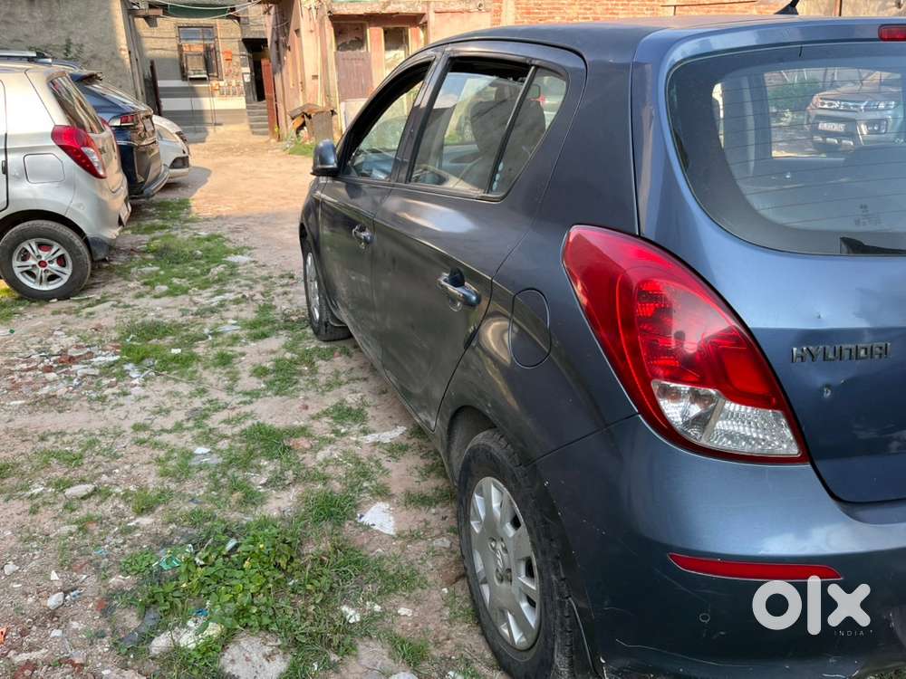 Well Maintained Hyundai I20 2012(november) Car. Excellent Milage