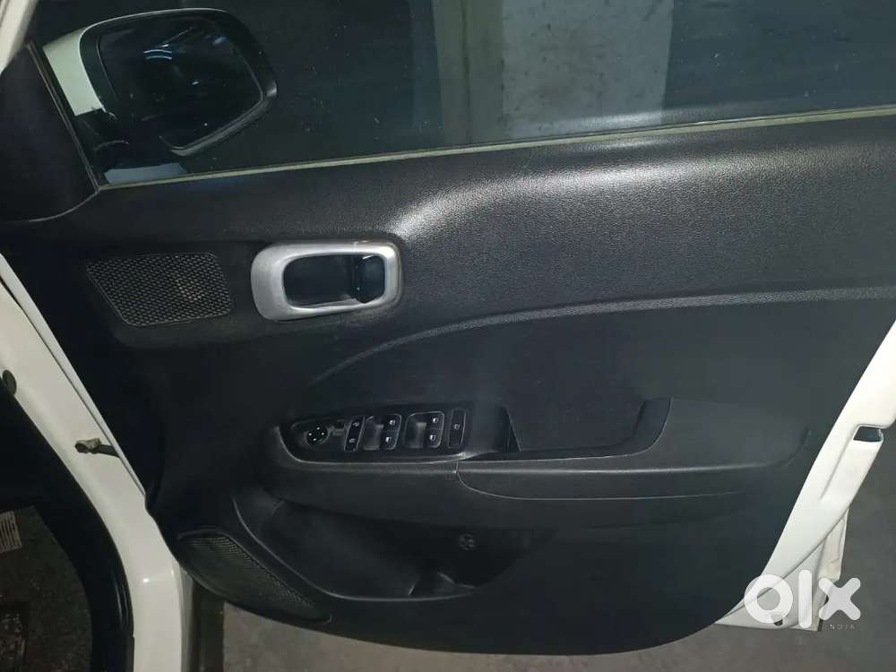Hyundai Venue Petrol/cng 2020 Model 67000km - 27km/kg Mileage