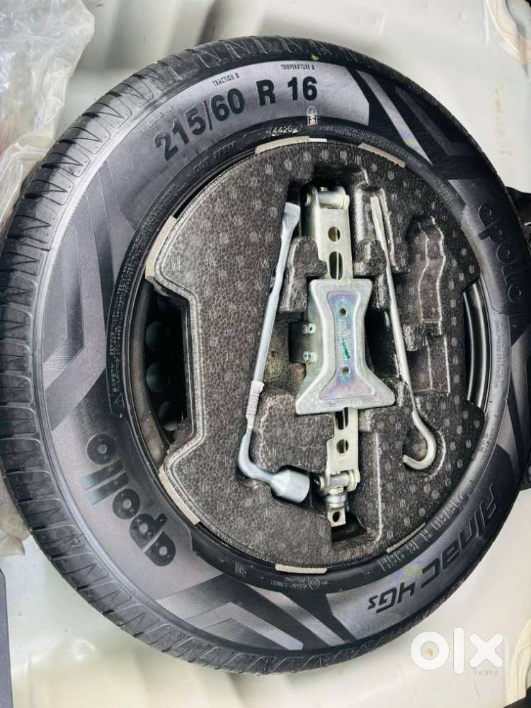 Maruti Suzuki Brezza 1.5 Zxi Plus Smart Hybrid, 2020, Petrol