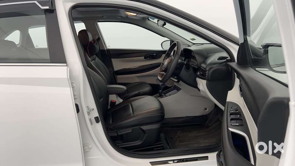 Hyundai I20 Asta (o) 1.2 Ivt, 2025, Petrol