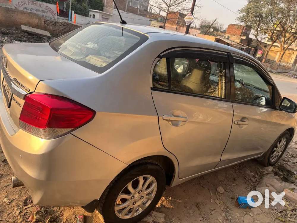 Top Condition 2016 Top Model Amaze  Regularly Serviced  Ready To Dri