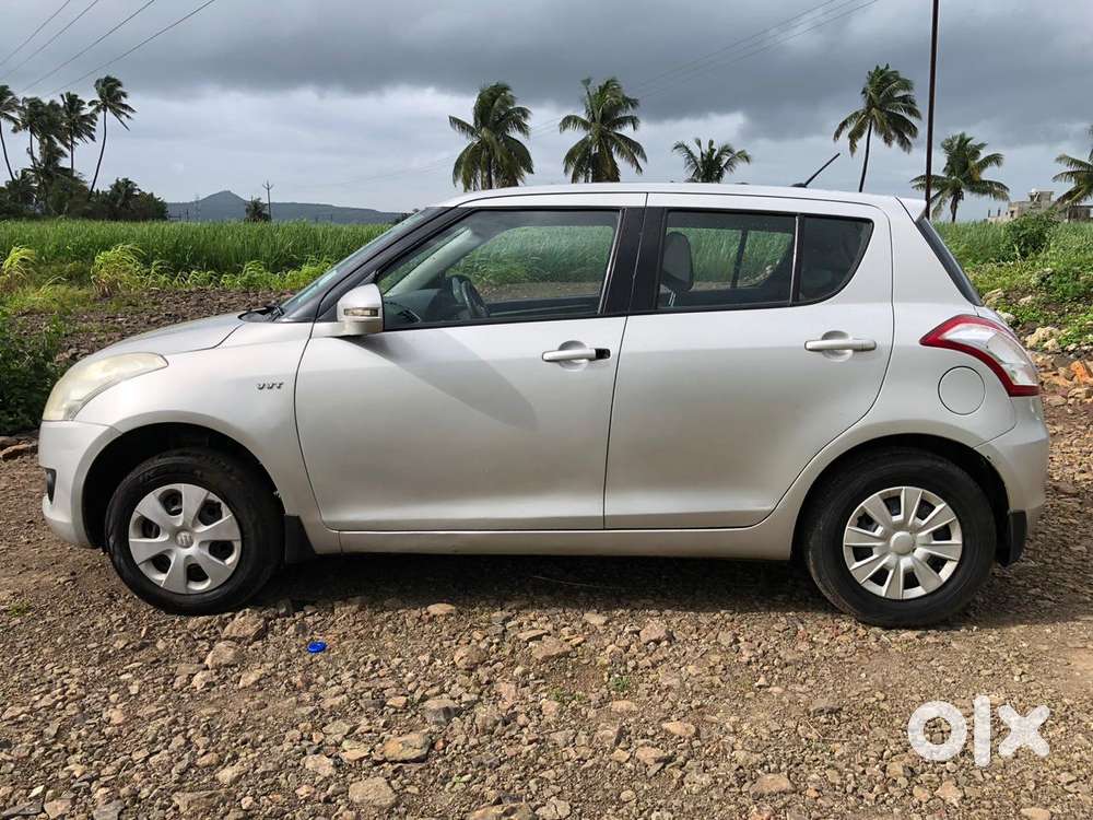 Maruti Suzuki Swift Vxi + Manual, 2012, Cng & Hybrids