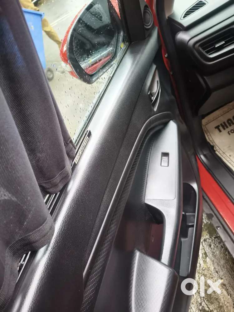 Maruti Brezza Lxi 2023 Petrol + Cng