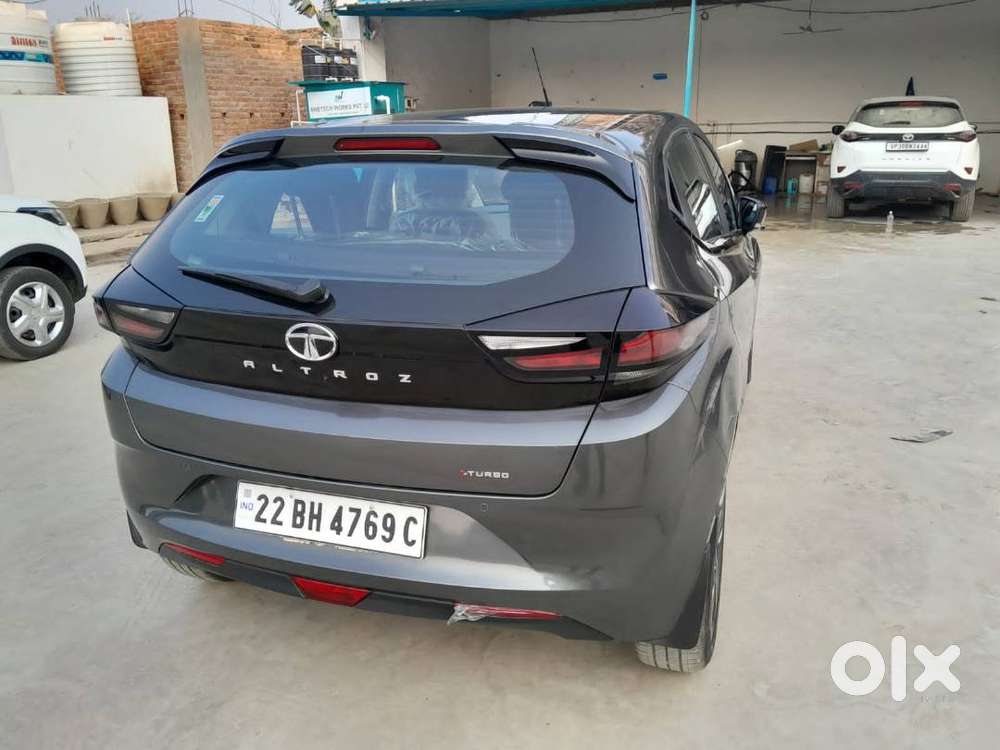 Tata Altroz Xz I-turbo With 25000 Running