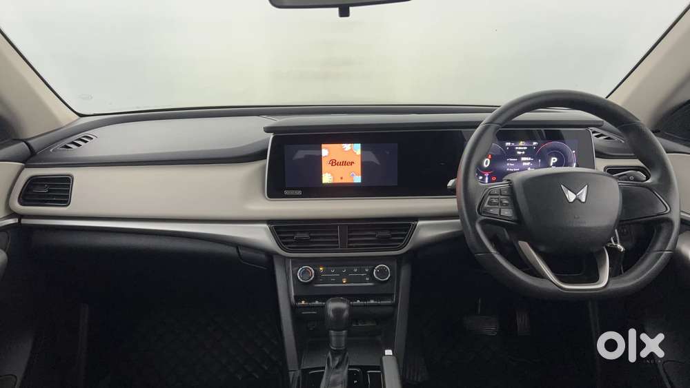 Mahindra Xuv700 2.0 Ax 3 Petrol At 5 Str, 2021, Petrol