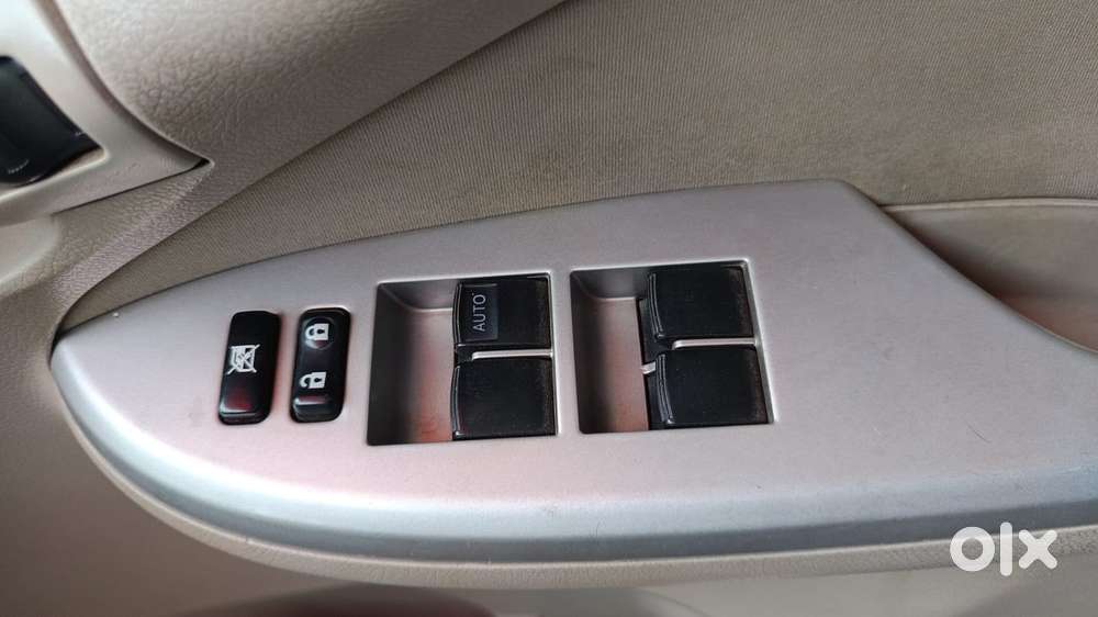 Toyota Corolla Altis 1.8 J, 2013, Petrol