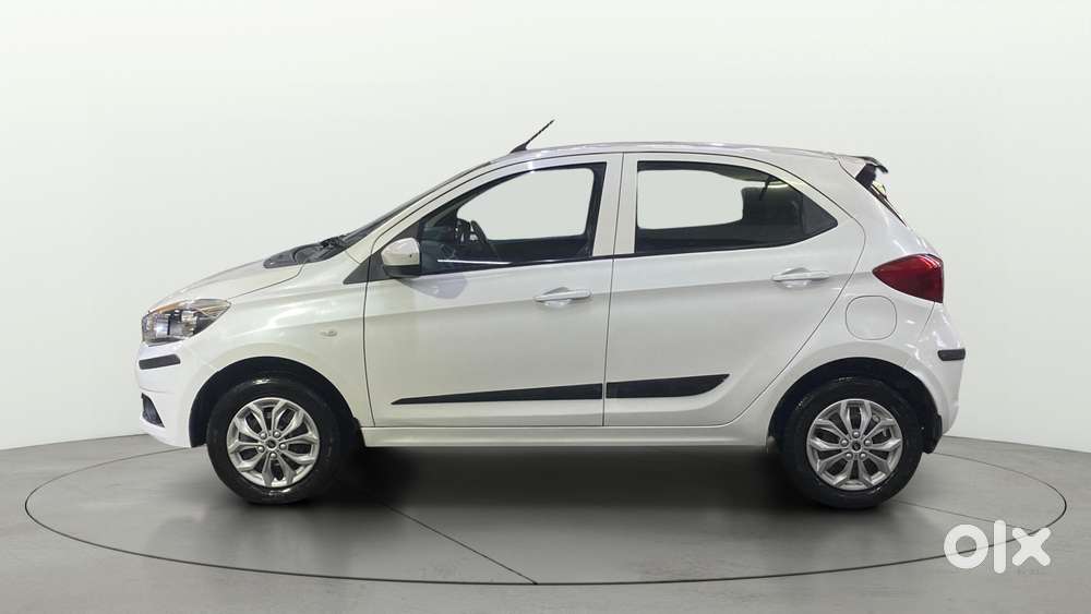 Tata Tiago 1.2 Revotron Xt, 2017, Petrol