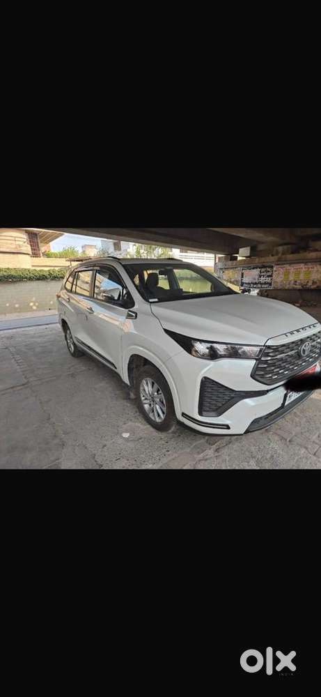 Toyota Innova Hycross 2024 Petrol Good Condition