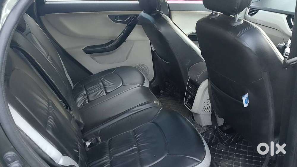 Tata Nexon, 2022, Petrol