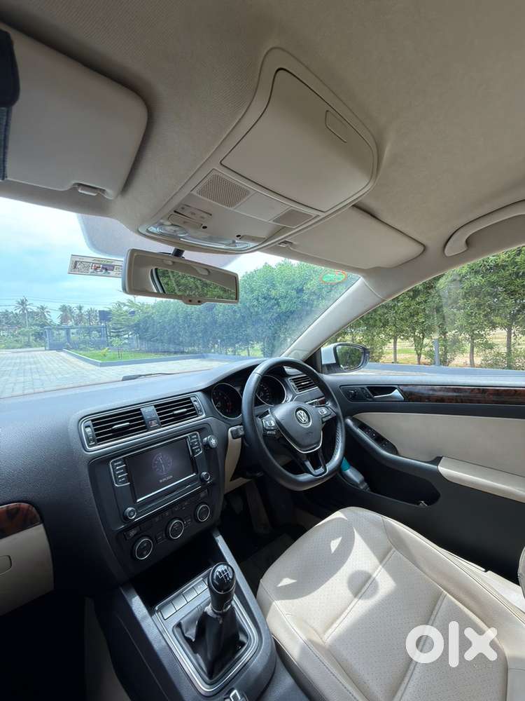 Volkswagen Jetta Petrol 2015 facelift