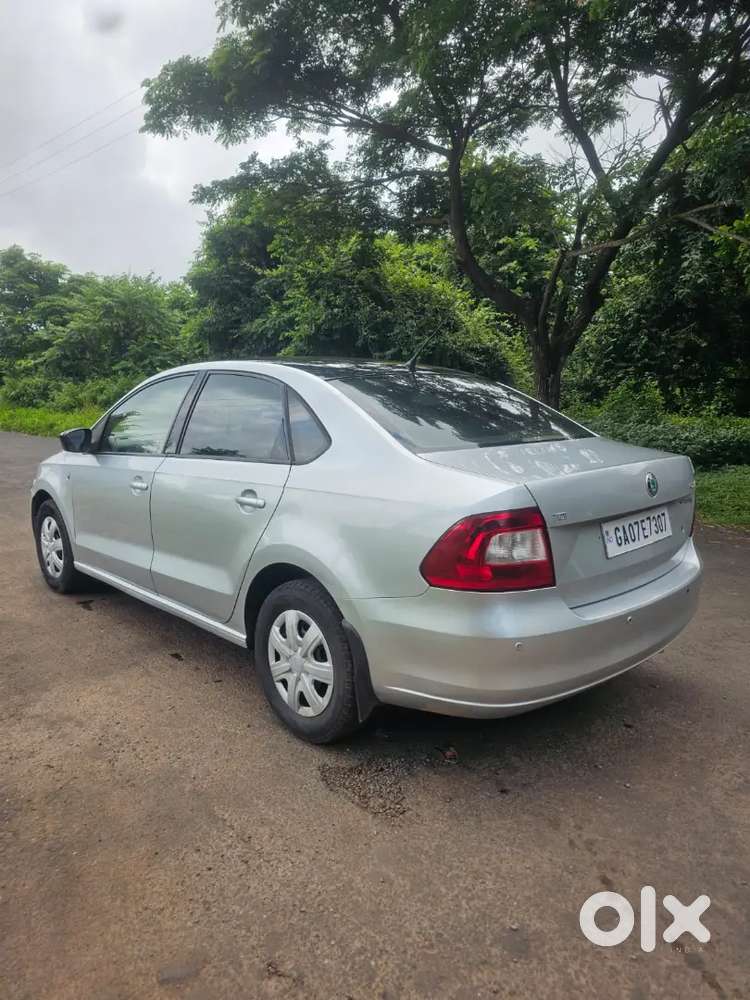 Skoda Rapid Elegance 2012