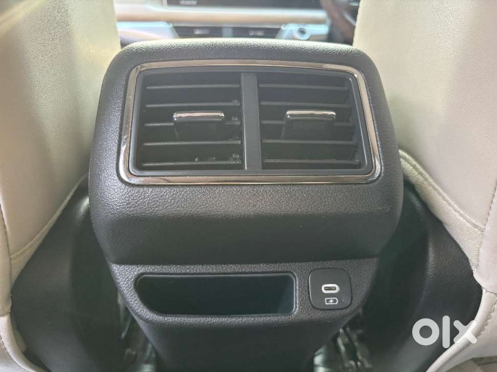 Mahindra Xuv700, 2025, Petrol