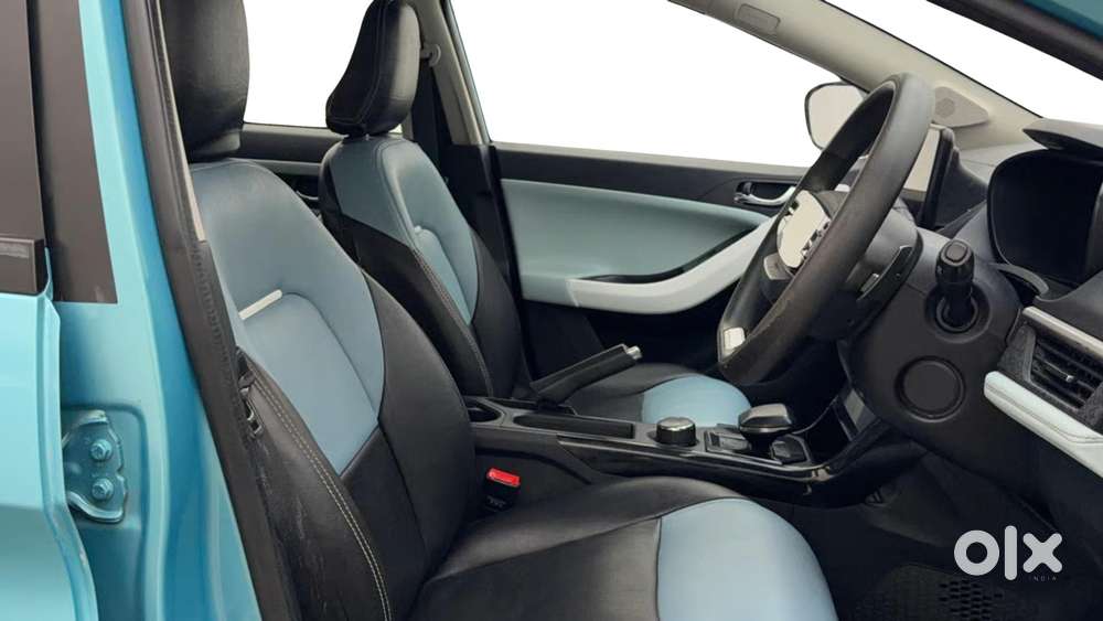 Tata Nexon Creative Plus 1.2 Revotron Petrol 6 Amt, 2023, Petrol