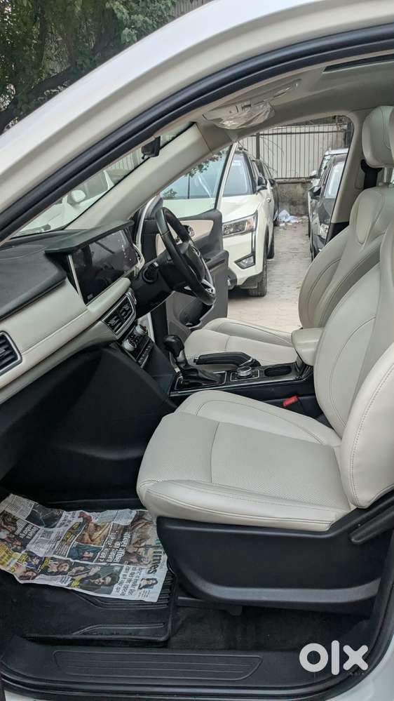 Mahindra Xuv700 2.0 Ax 7 Petrol At Str, 2021, Petrol