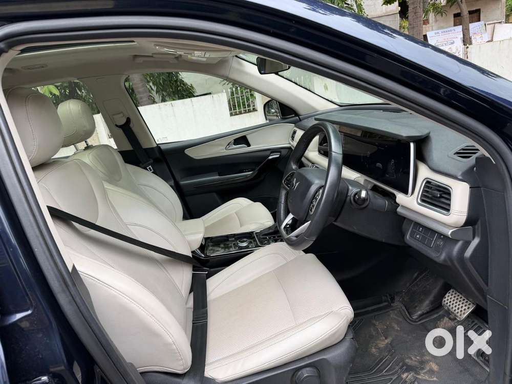 Mahindra Xuv700 2.2 Ax 7 Diesel At Luxury Pack Str, 2022, Diesel