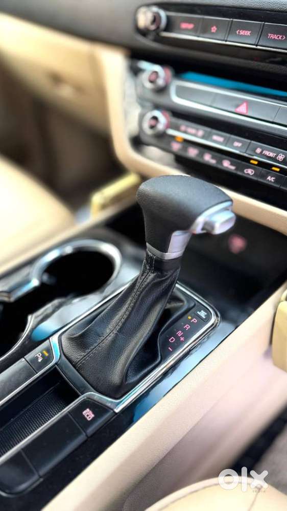 Kia Carnival Prestige, 2021, Diesel