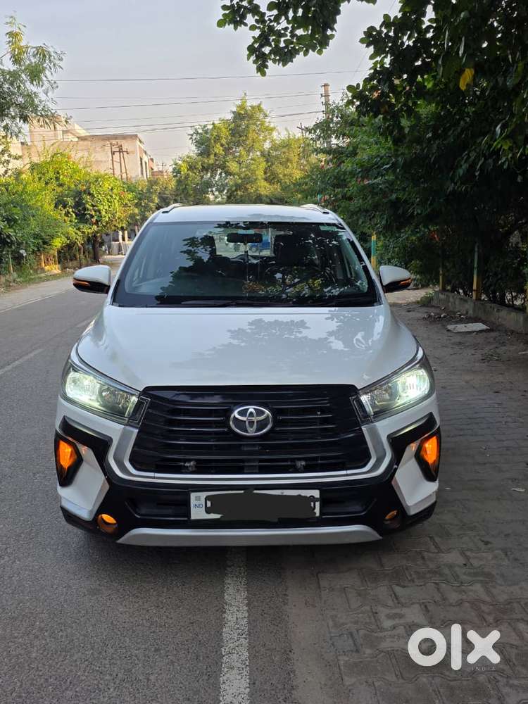 Toyota Innova Crysta 2.4 G Mt, 2022, Diesel