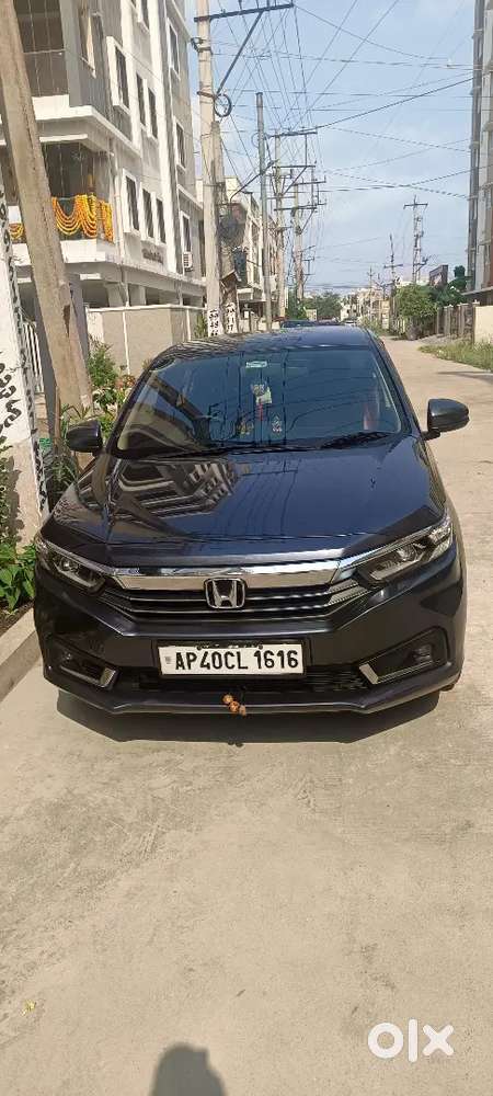 Honda Amaze Petrol Manual 2024 Variant