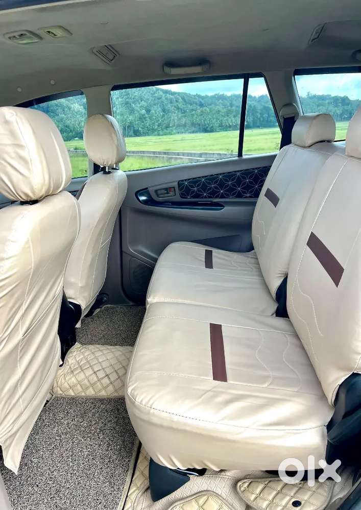 Toyota Innova 2.5 2015 (registerd In Kl 55)