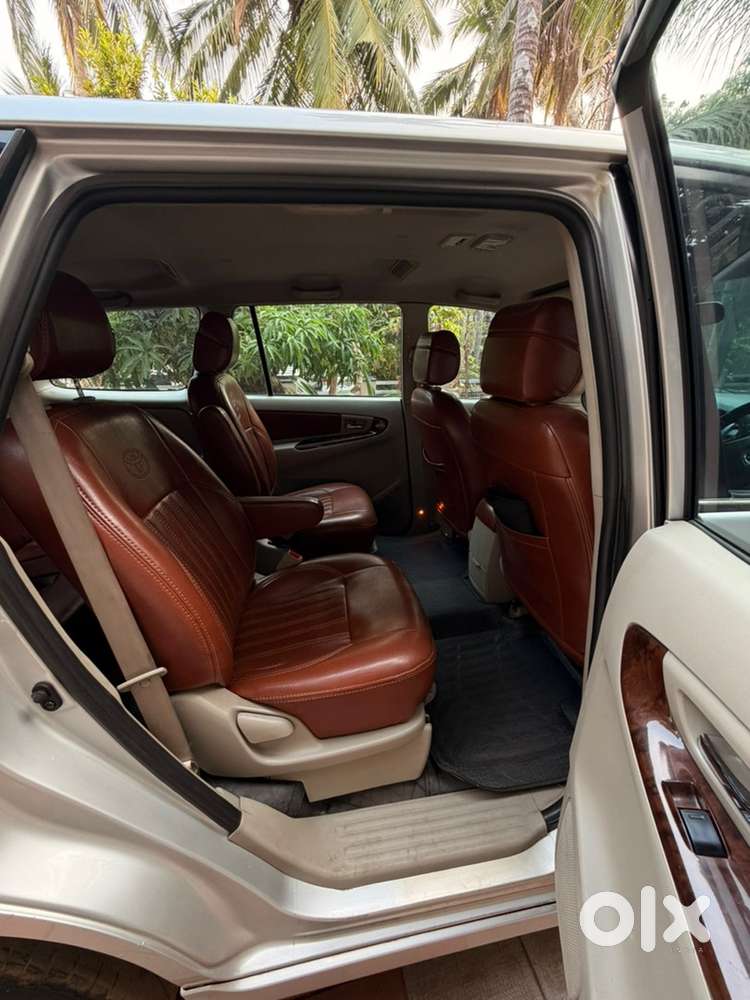 Toyota Innova 2014 Diesel Well Maintained