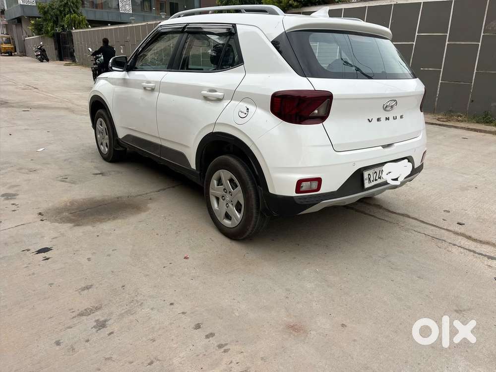 Hyundai Venue Petrol 2022